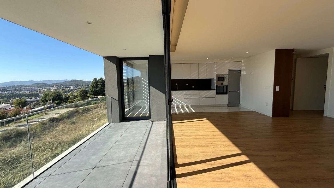 Apartamento T3 para Venda em Urgezes Foto 4
