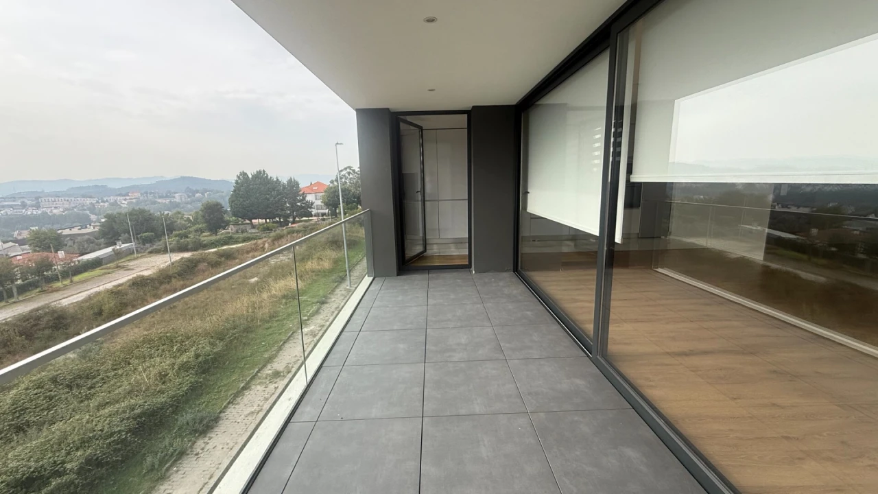 Apartamento T3 para Venda em Urgezes Foto 8
