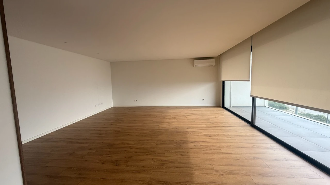 Apartamento T3 para Venda em Urgezes Foto 5