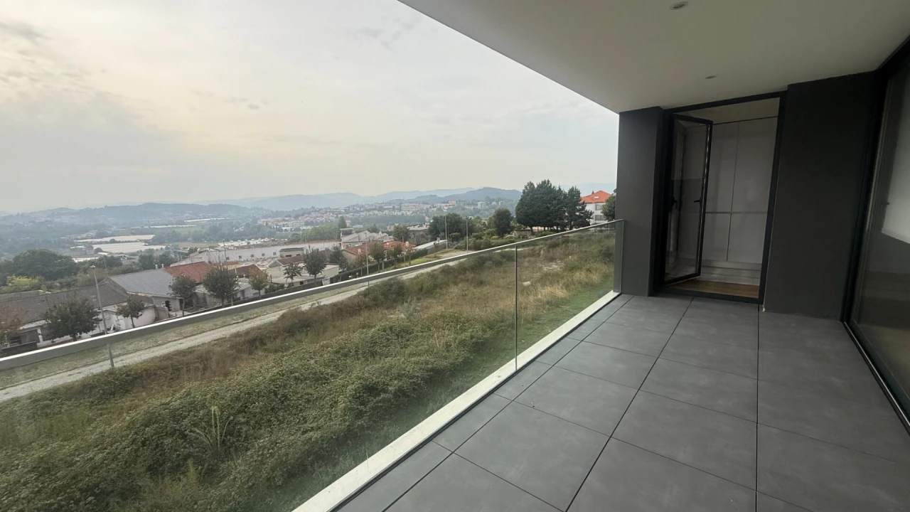 Apartamento T3 para Venda em Urgezes Foto 9