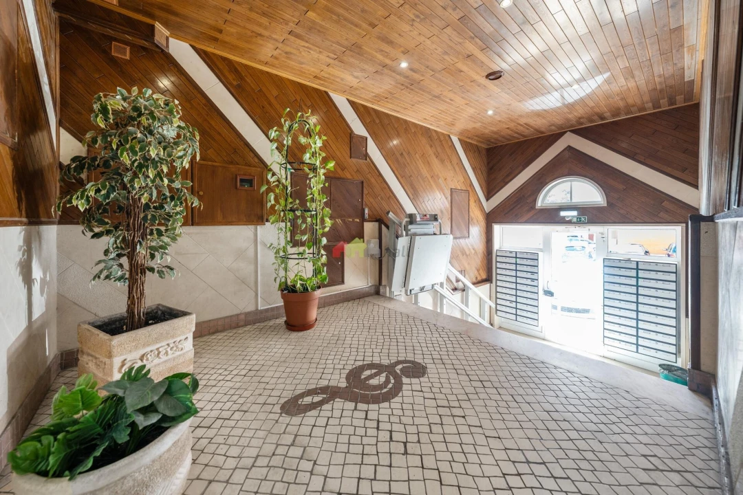 Apartamento T1 para Venda em Corroios Foto 19