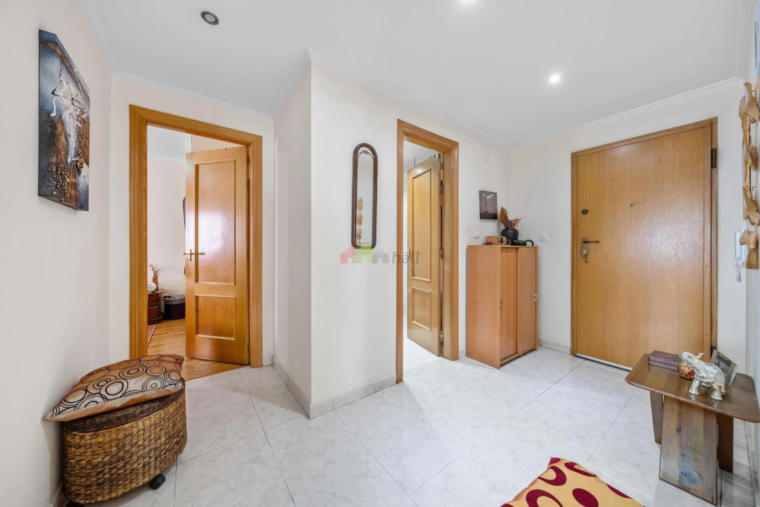 Apartamento T1 para Venda em Corroios Foto 7