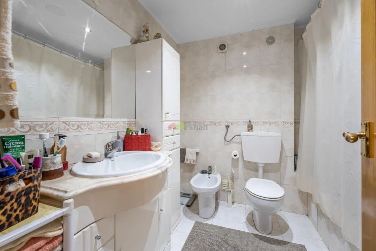 Apartamento T1 para Venda em Corroios Foto 15