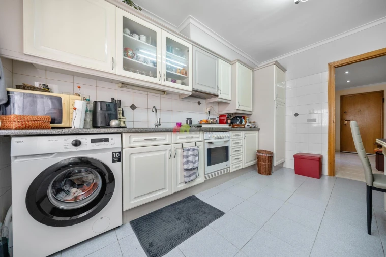 Apartamento T1 para Venda em Corroios Foto 11