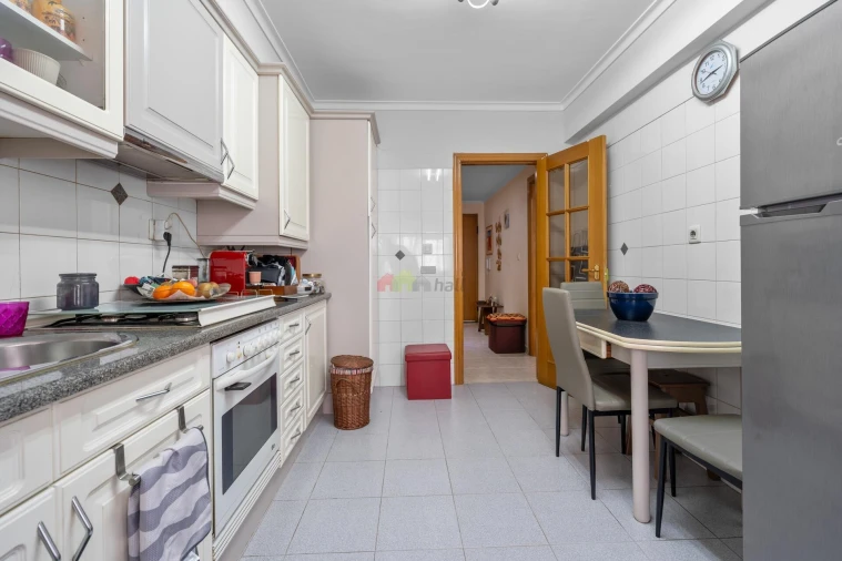 Apartamento T1 para Venda em Corroios Foto 10