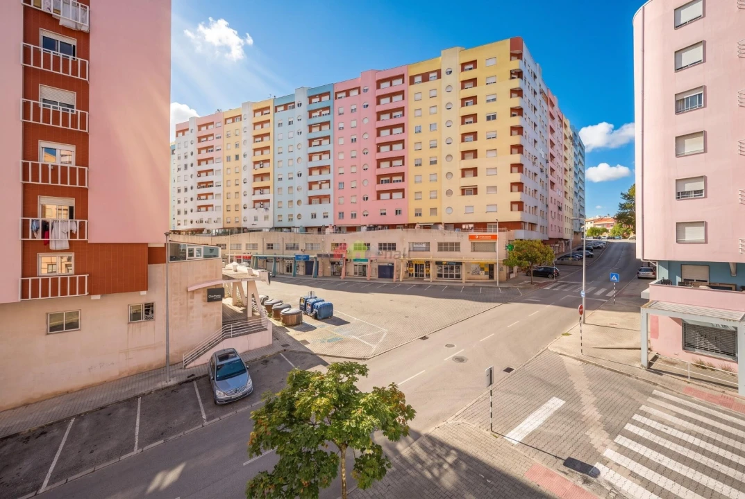 Apartamento T1 para Venda em Corroios Foto 22