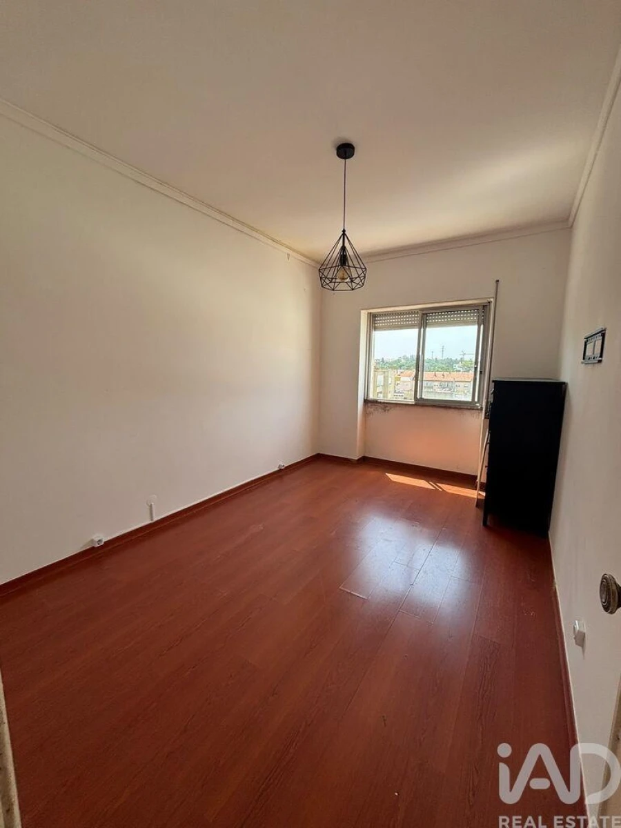 Apartamento T2 para Venda em Amora Foto 4