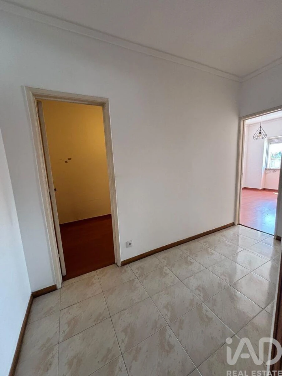 Apartamento T2 para Venda em Amora Foto 8