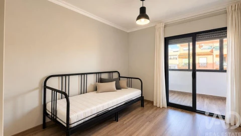 Apartamento T2 para Venda em Faro (Sé e São Pedro)