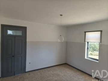 Moradia T4 para Arrendamento em Glória e Vera Cruz