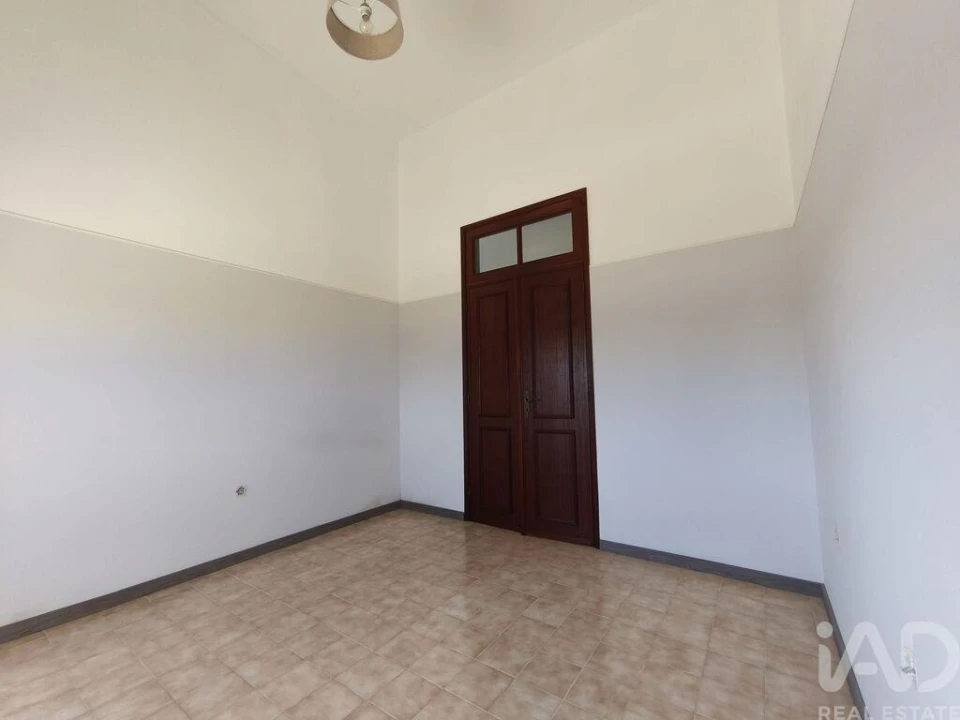 Moradia T4 para Arrendamento em Glória e Vera Cruz Foto 13