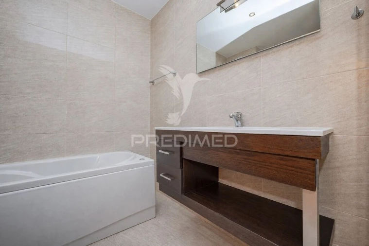 Apartamento T3 para Venda em Serzedelo Foto 12