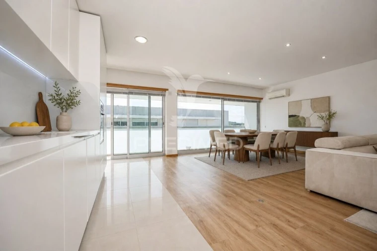 Apartamento T3 para Venda em Serzedelo Foto 11
