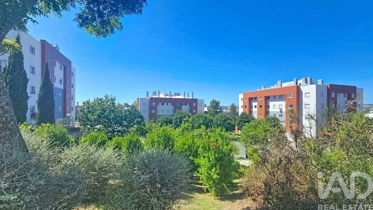 Apartamento T2 para Arrendamento em Venteira Foto 1