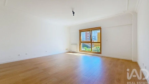 Apartamento T2 para Arrendamento em Venteira
