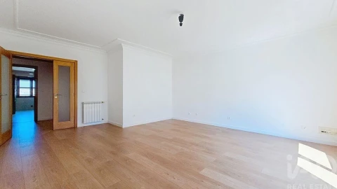 Apartamento T2 para Arrendamento em Venteira