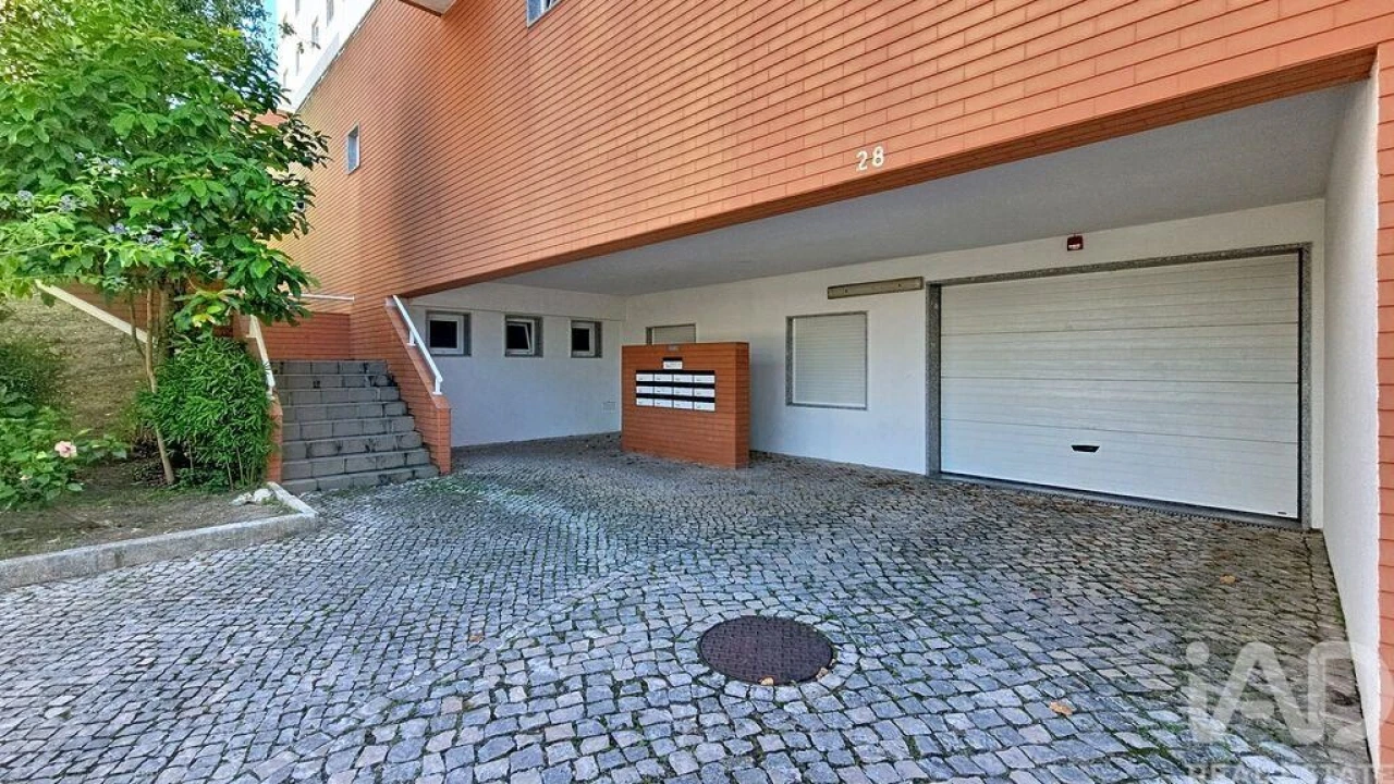 Apartamento T2 para Arrendamento em Venteira Foto 2