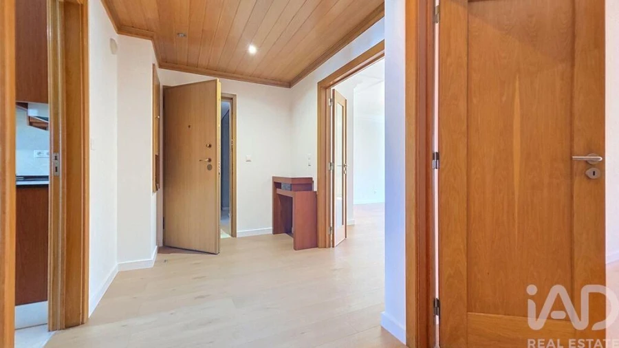 Apartamento T2 para Arrendamento em Venteira Foto 12