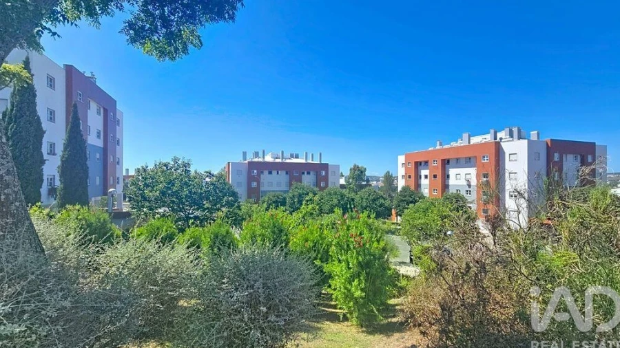 Apartamento T2 para Arrendamento em Venteira