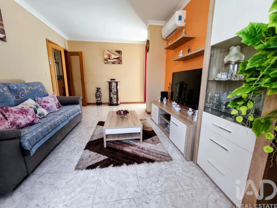 Apartamento T1 para Venda em Darque Foto 11