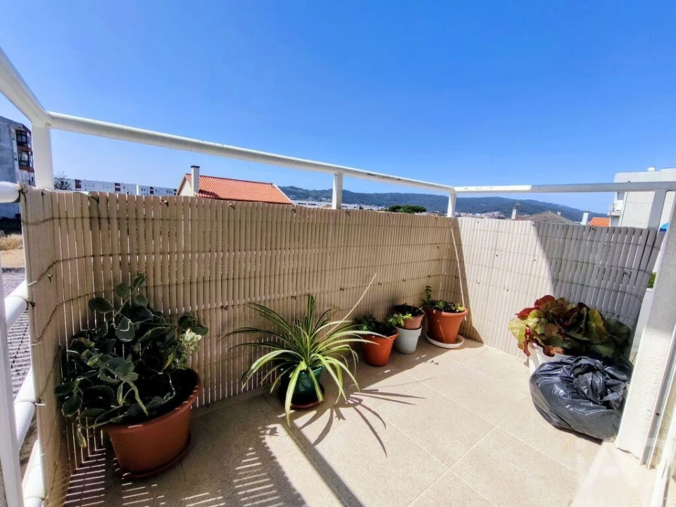 Apartamento T1 para Venda em Darque Foto 4