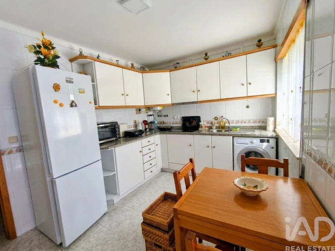 Apartamento T1 para Venda em Darque Foto 3
