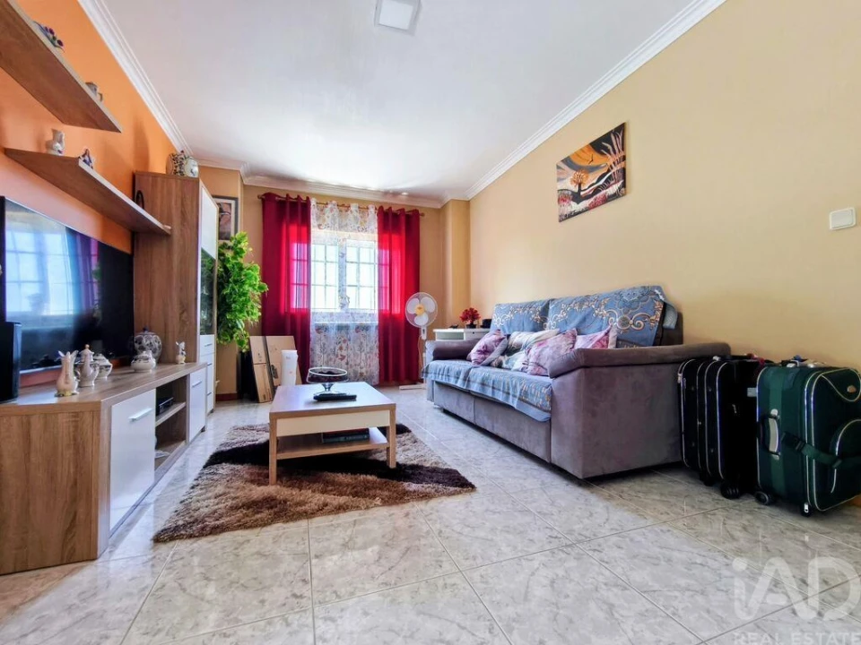 Apartamento T1 para Venda em Darque Foto 14