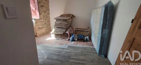 Moradia T2 para Venda em Santo Andre das Tojeiras