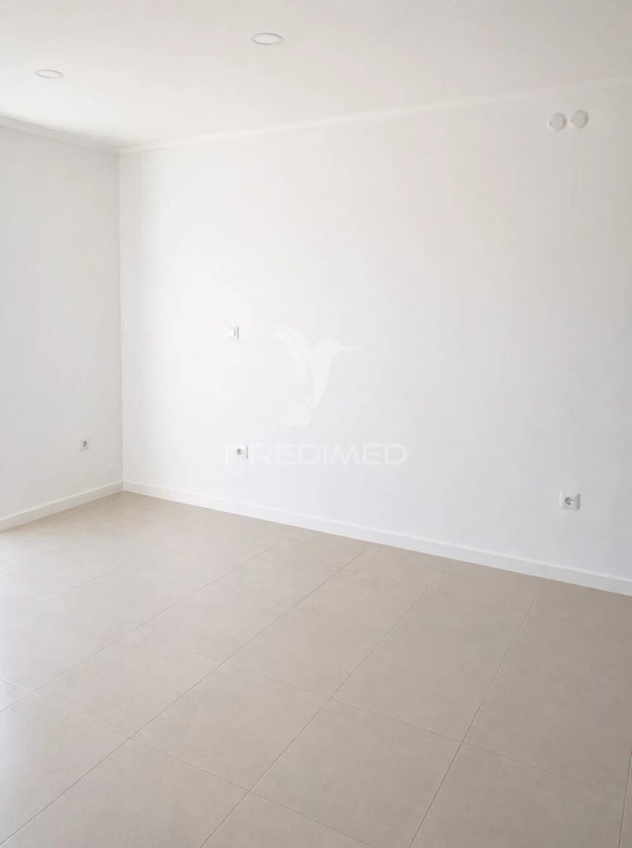 Apartamento T1 para Venda em Nossa Senhora da Conceição e São Bartolomeu Foto 10