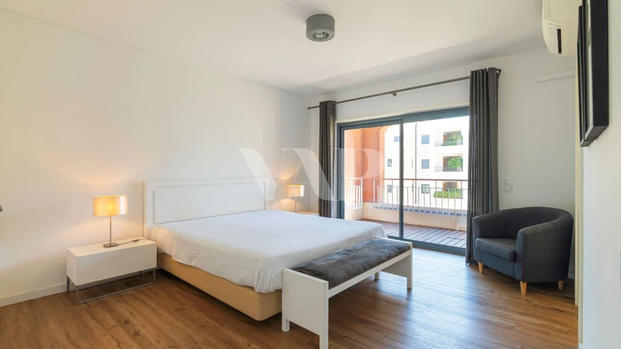 Apartamento T2 para Venda em Quarteira Foto 6
