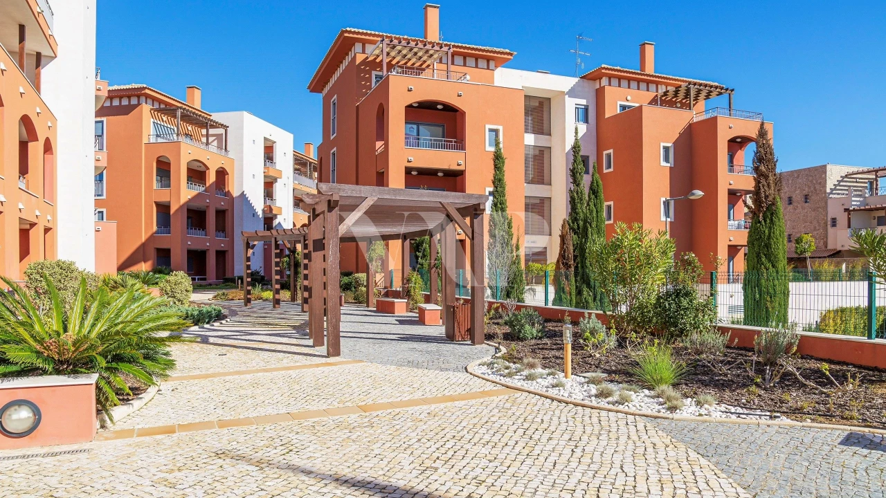 Apartamento T2 para Venda em Quarteira Foto 7