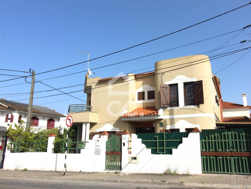 Negócio para Venda em Amora Foto 1