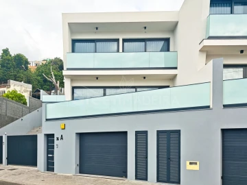 Moradia T3 para Venda em Santo Antonio
