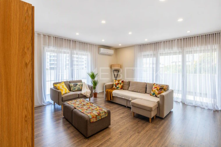 Apartamento T3 para Venda em Camarate, Unhos e Apelação Foto 2