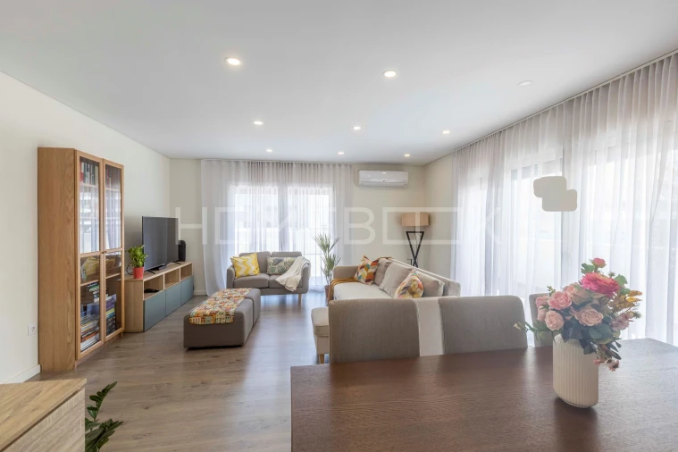 Apartamento T3 para Venda em Camarate, Unhos e Apelação Foto 5