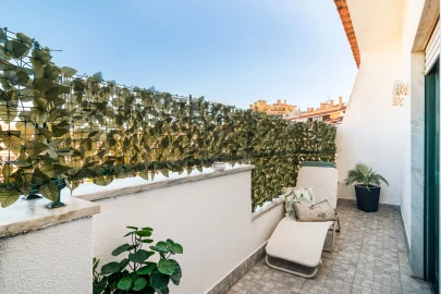 Apartamento T3 para Venda em Agualva e Mira-Sintra