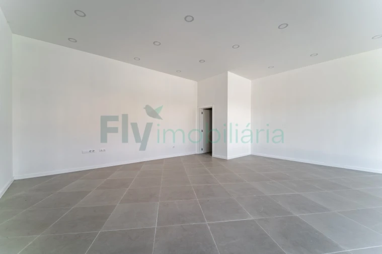 Loja para Arrendamento em Caldas de Vizela (São Miguel e São João) Foto 4