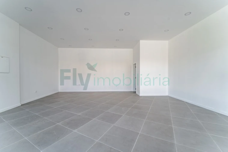 Loja para Arrendamento em Caldas de Vizela (São Miguel e São João) Foto 7