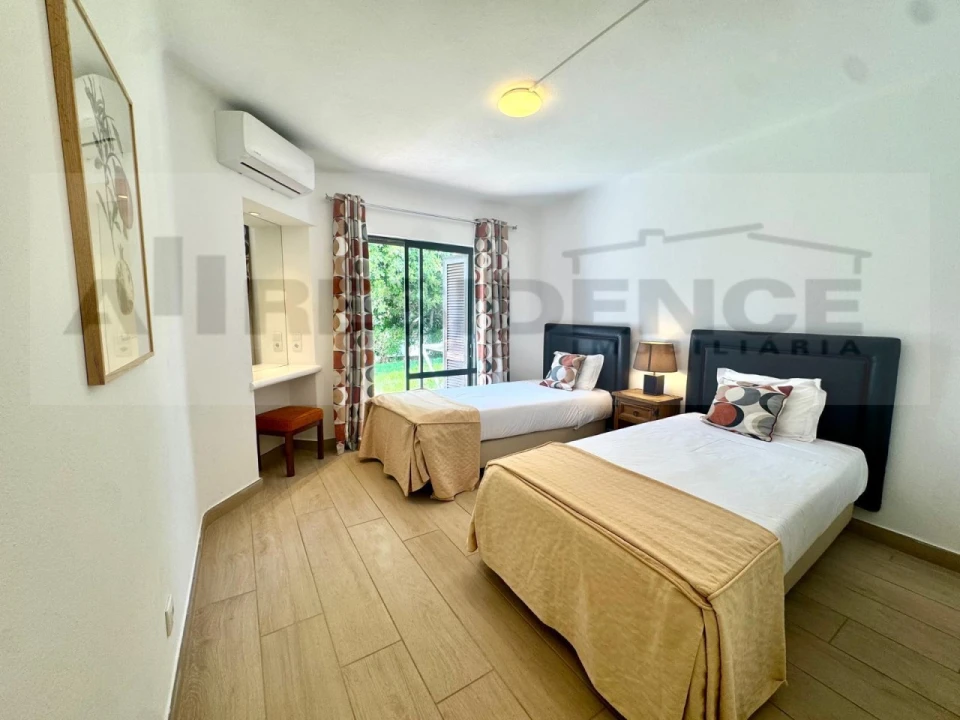 Apartamento T2 para Venda em Albufeira e Olhos de Água Foto 16