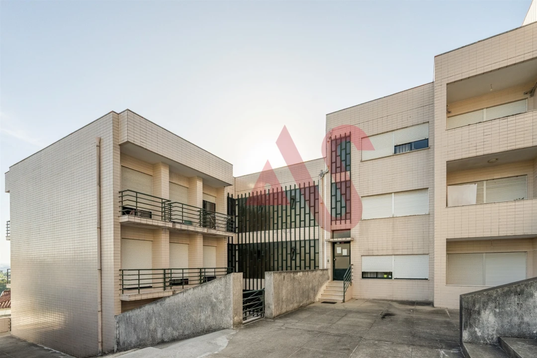 Apartamento T2 para Venda em Azurem Foto 1