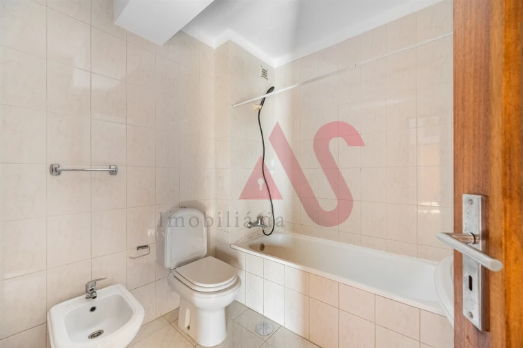 Apartamento T2 para Venda em Azurem Foto 12