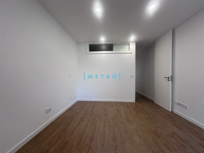 Moradia T1 para Arrendamento em Aldoar, Foz do Douro e Nevogilde Foto 8