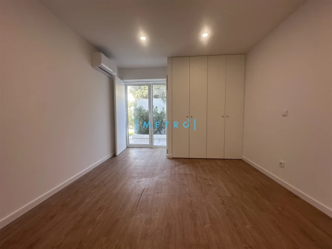 Moradia T1 para Arrendamento em Aldoar, Foz do Douro e Nevogilde Foto 7