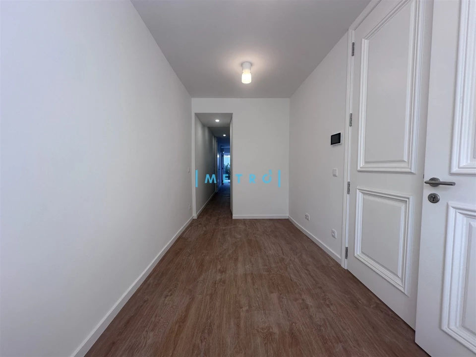 Moradia T1 para Arrendamento em Aldoar, Foz do Douro e Nevogilde Foto 4