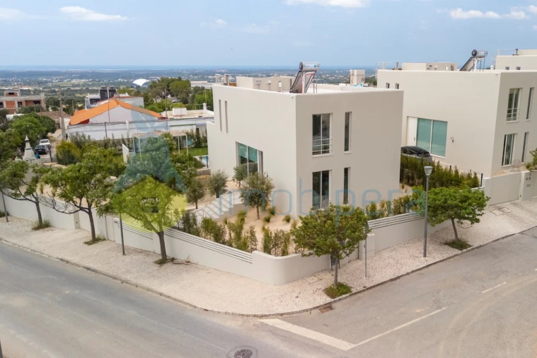 Moradia T3 para Venda em Santa Barbara de Nexe Foto 20