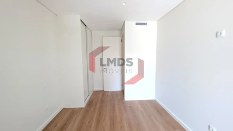 Apartamento T1 para Venda em Ramalde