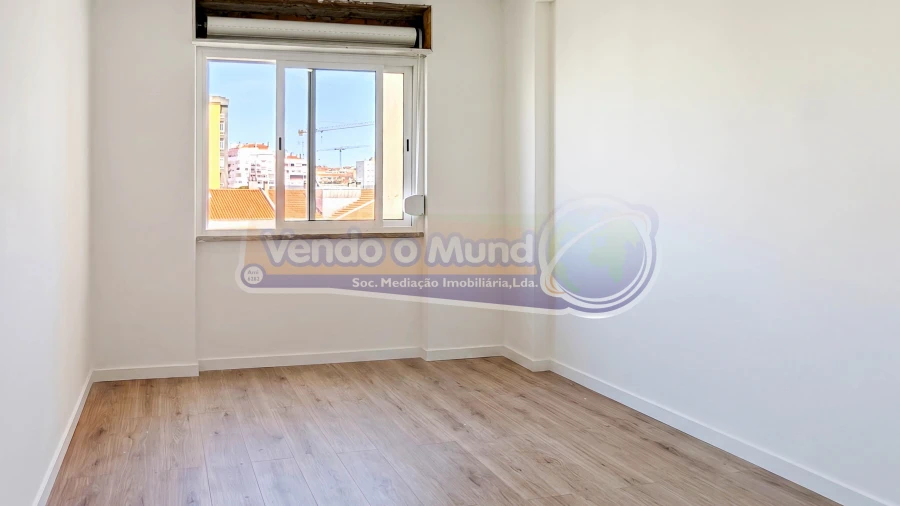 Apartamento T2 para Venda em Cacém e São Marcos Foto 7