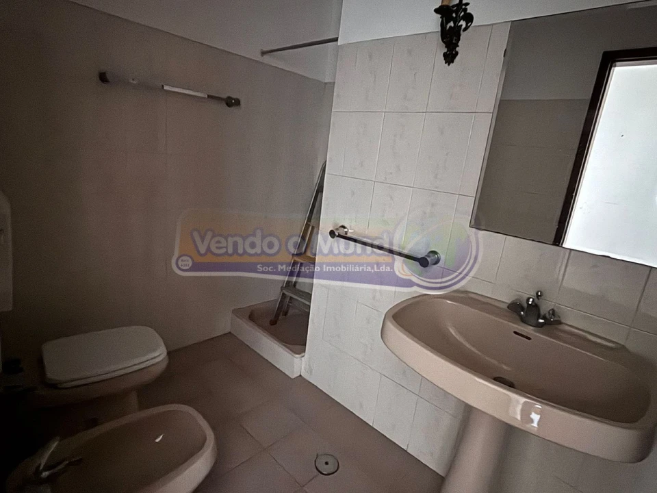 Moradia T4 para Venda em Couço Foto 15