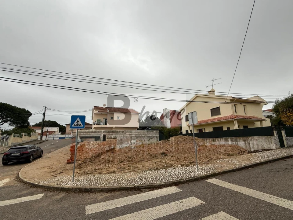 Moradia T4 para Venda em Charneca de Caparica e Sobreda Foto 17
