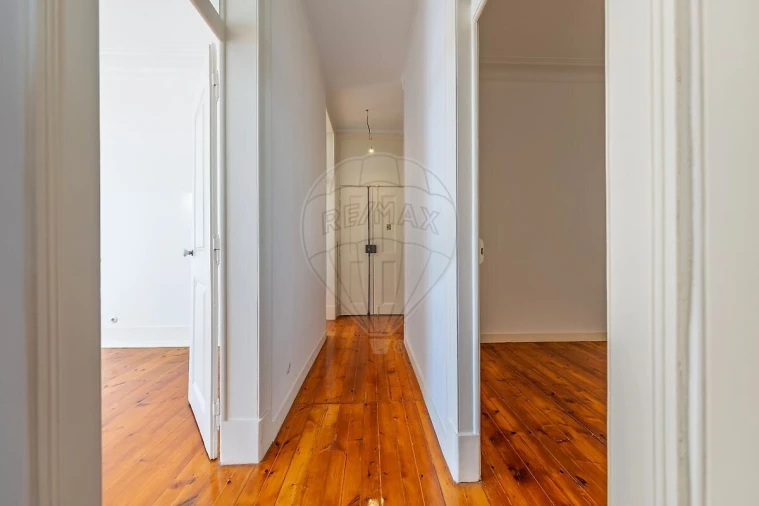 Apartamento T3 para Venda em Santa Maria Maior Foto 2